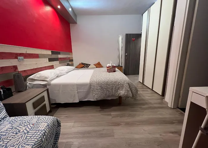 Whatshouse Roma